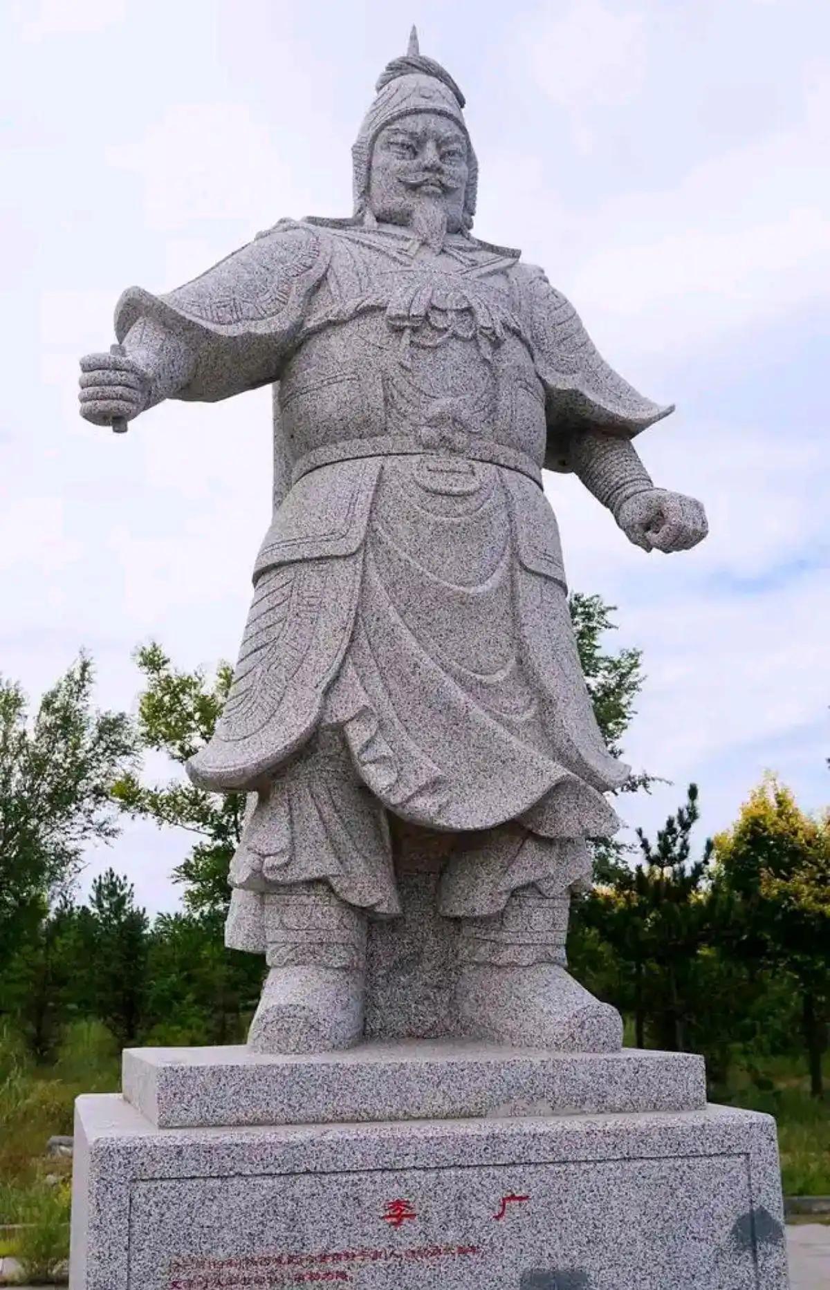 李广一辈子打了70多场仗，匈奴人怕他叫他"飞将军"，可他到死没封侯。汉武帝元