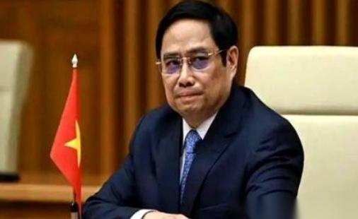 455只手在越南国会举了起来，只有3票反对。决议通过：废掉全国用了上百