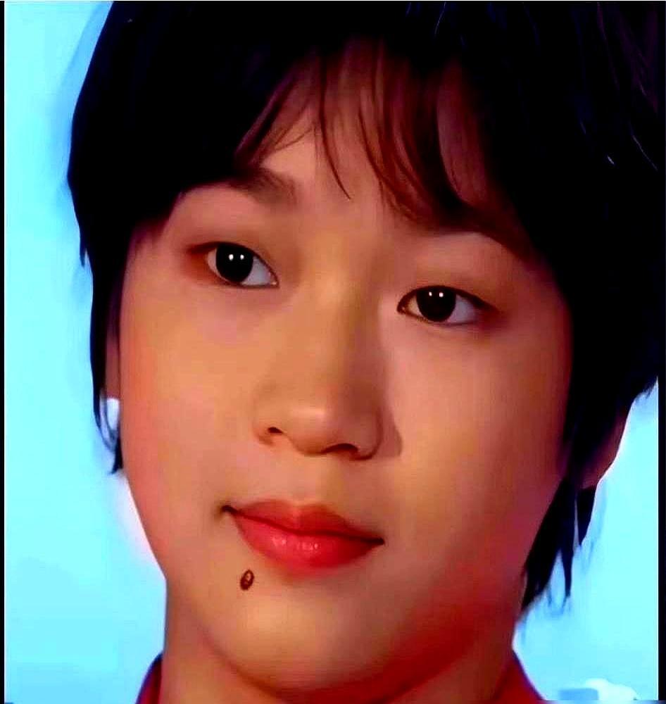 全红婵哥哥直播间，弹幕飘来四个字：湛江之耻。他当场脸就红了，一字一句念出ID，质