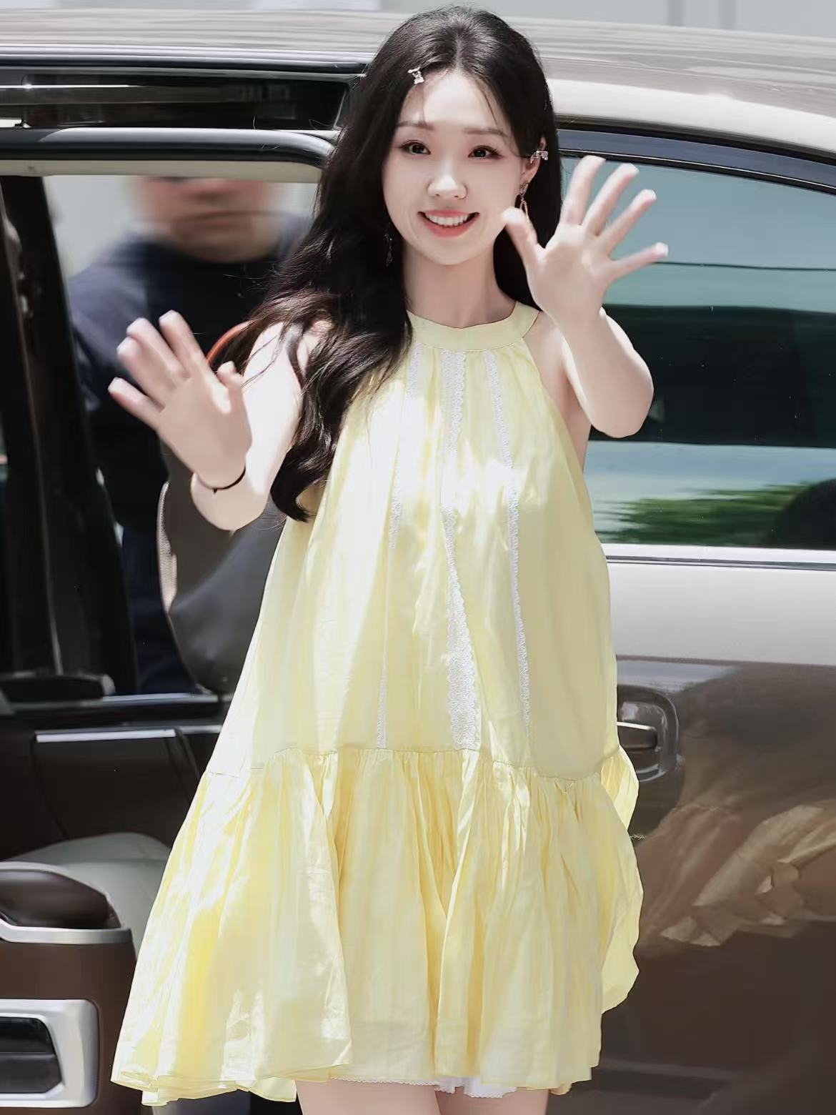 管乐和前任拍分手拍立得《我家那闺女》最新一期中，管乐的好友刘美含整理房间时发现