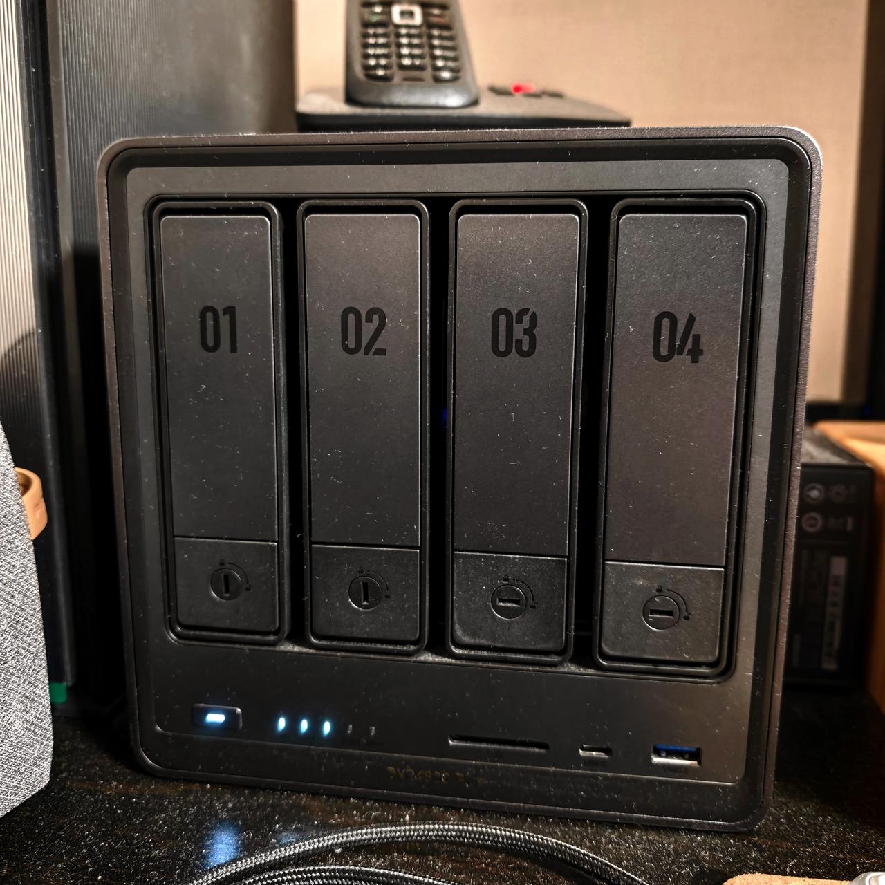 机械硬盘的价格还是居高不下，16TB的价格在5500多块，以前存储拍摄的素材没有