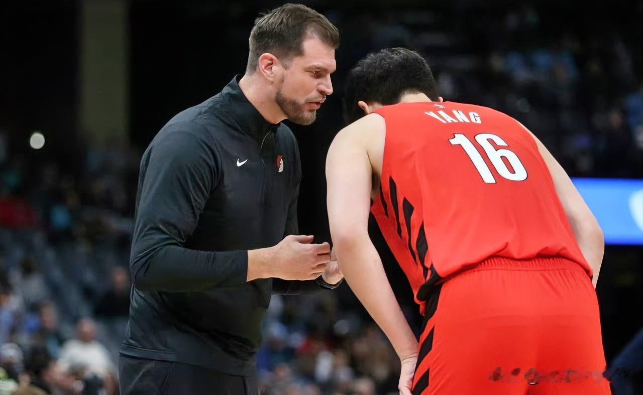 开拓者两胜火箭，我不意外，我意外的是杨瀚森这两场比赛都打了超过13分钟！