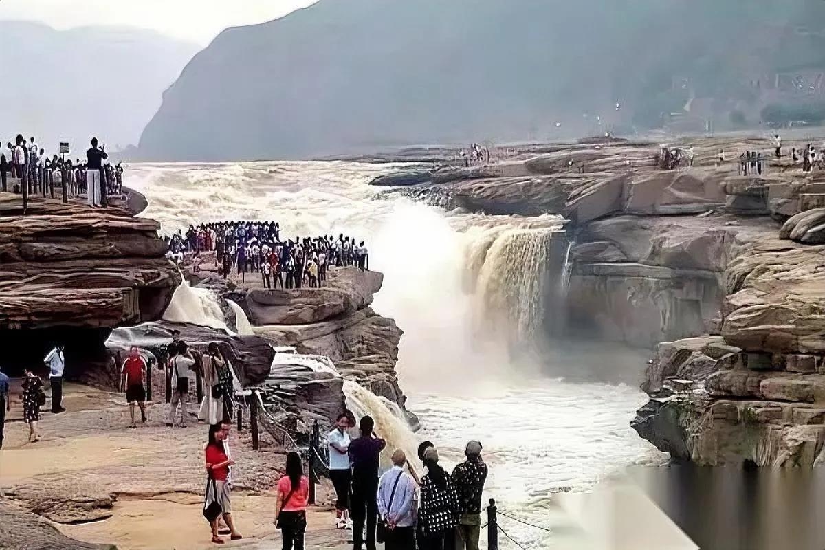 300块门票说免就免？衢州突然掀翻门票桌！13个景区大门全开，这把火瞬间烧穿