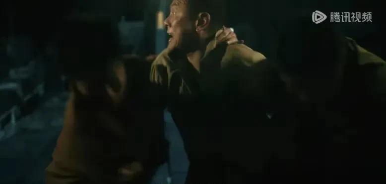 卢少骅刚靠老鬼翻身就卖了他？看懂这波操作才知什么叫狠人！刚看完《扫毒风暴》，卢