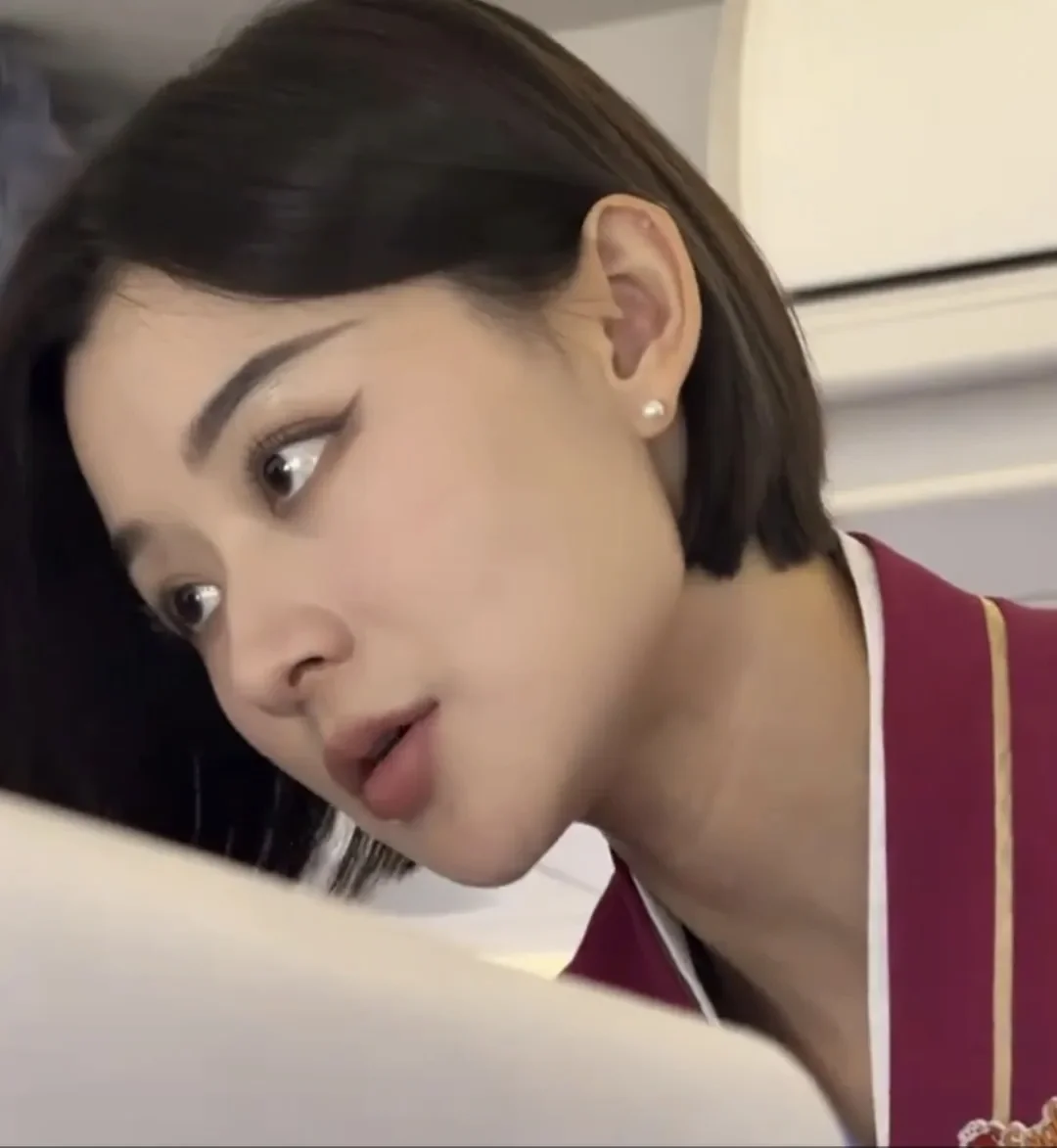 航姐：你的眼睛会说话～