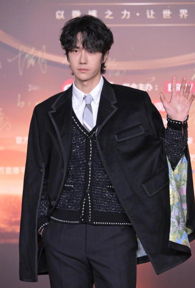 微博之夜一月份举办星光大赏和尖叫之夜已经结束，剩下就是微博之夜了，微博之夜的明