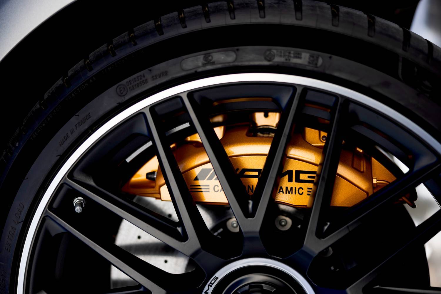 关于S63LAMGEPerformance冰雪驾驶感受4.0V8+双