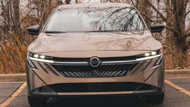 兄弟们，轩逸的新一代实车图最近在工信部“裸奔”了，代号L28，算是大换代。我仔细