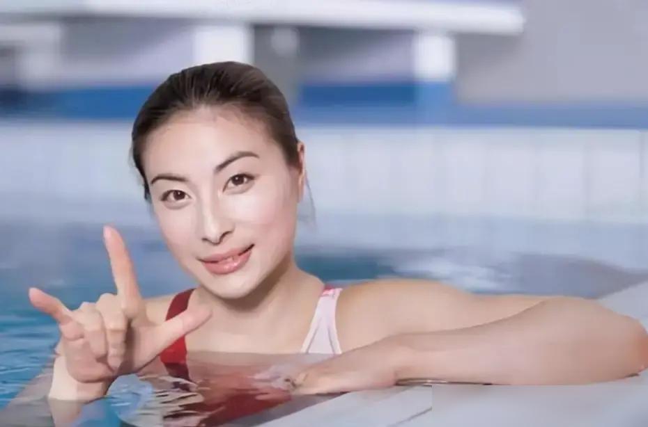 朱玲玲眼有多毒？甩掉两个豪门千金，扭头塞给郭晶晶一套4亿四合院，还差点被退货。