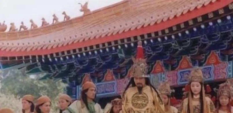 1856年11月，韦昌辉被五花大绑的押到洪秀全面前，洪秀全看都不看他一眼，愤恨的