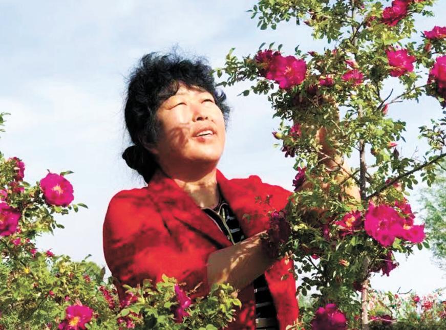 1985年，一位父亲为报答恩情，逼迫19岁女儿下嫁恩人的儿子，女孩苦苦抗争