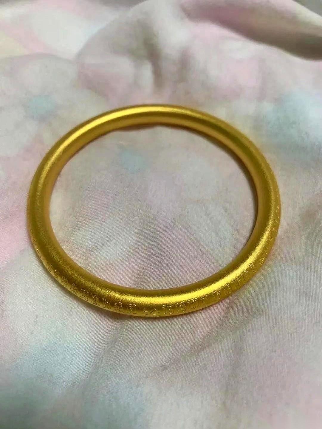 一万六。就这么一哆嗦，没了。真金白银的一万六，不是欢乐豆。有时候真觉得，人