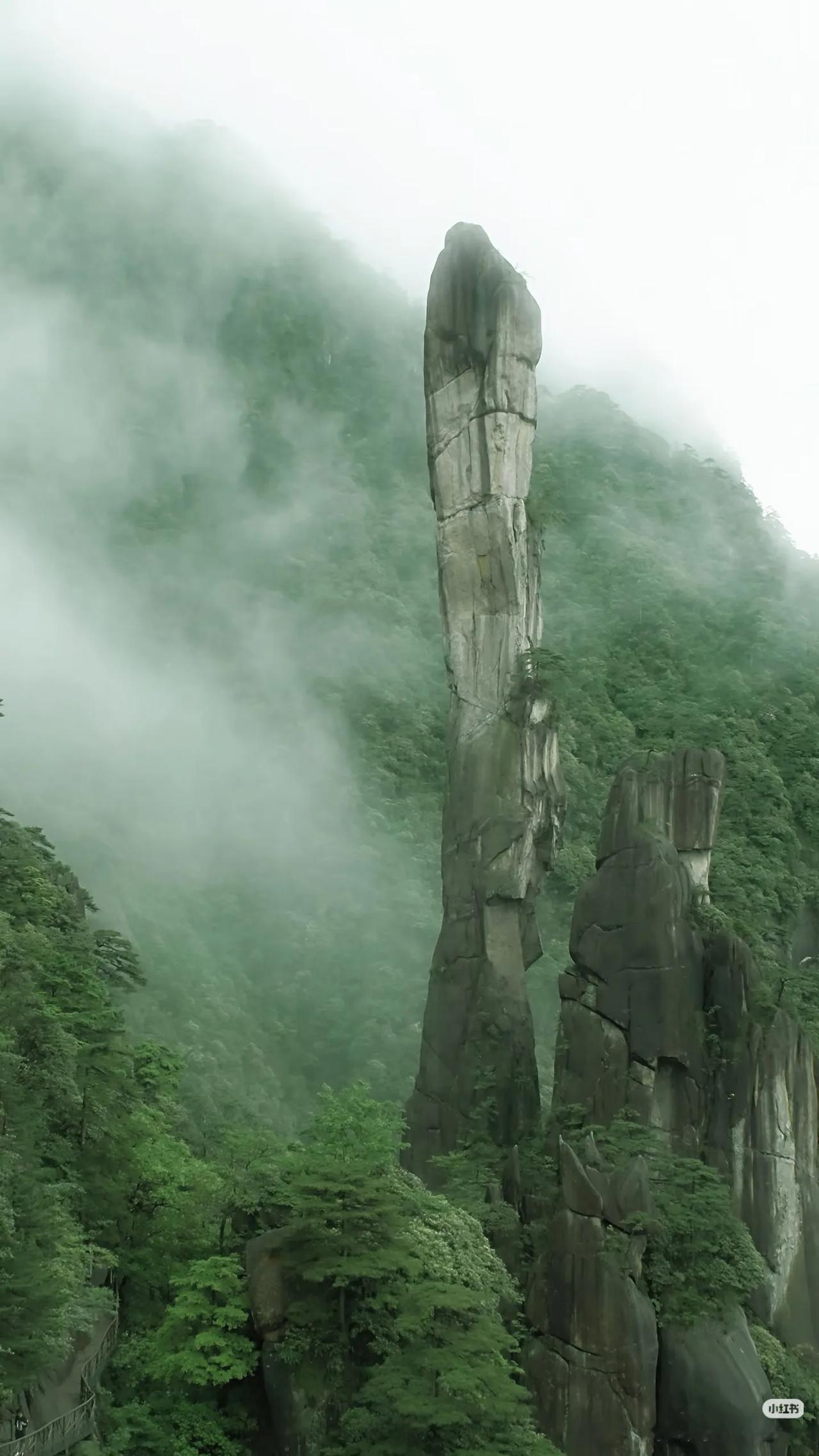 《国家地理》没骗我，不愧是天下第一仙山‼️我很少用震han来形容一个地方，直到