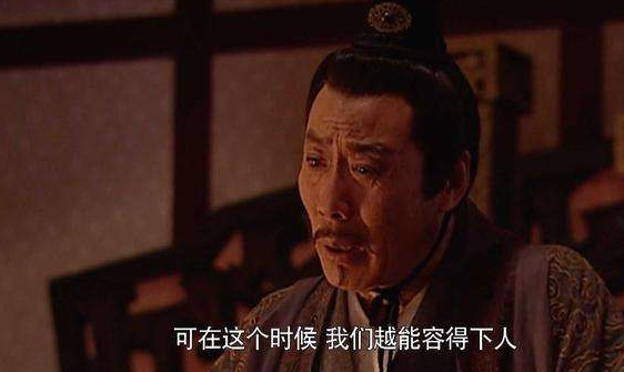 汉景帝宴请群臣，被冷落了4年的周亚夫也来参加，不料，全场就他的桌子上没有筷子！周