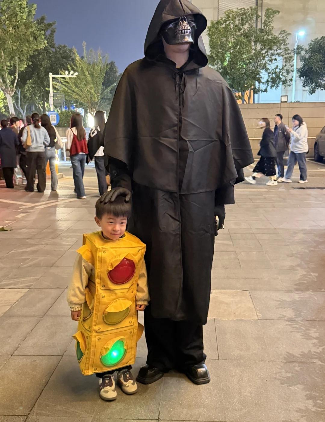 武汉最不需要的是什么红绿灯万圣节活动武汉人的精神状态红灯停绿灯行有温度