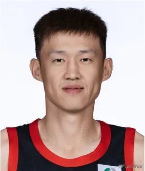 其实即使是36岁的周鹏，张皓嘉跟杜润旺也不如他。作为辽宁球迷，才知道周鹏到底有多
