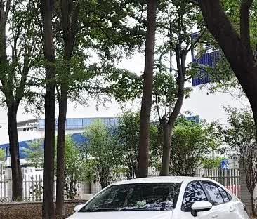 我去4S店做保养，保养人员说我车上的防冻液颜色变淡了，要给我换防冻液，水性120