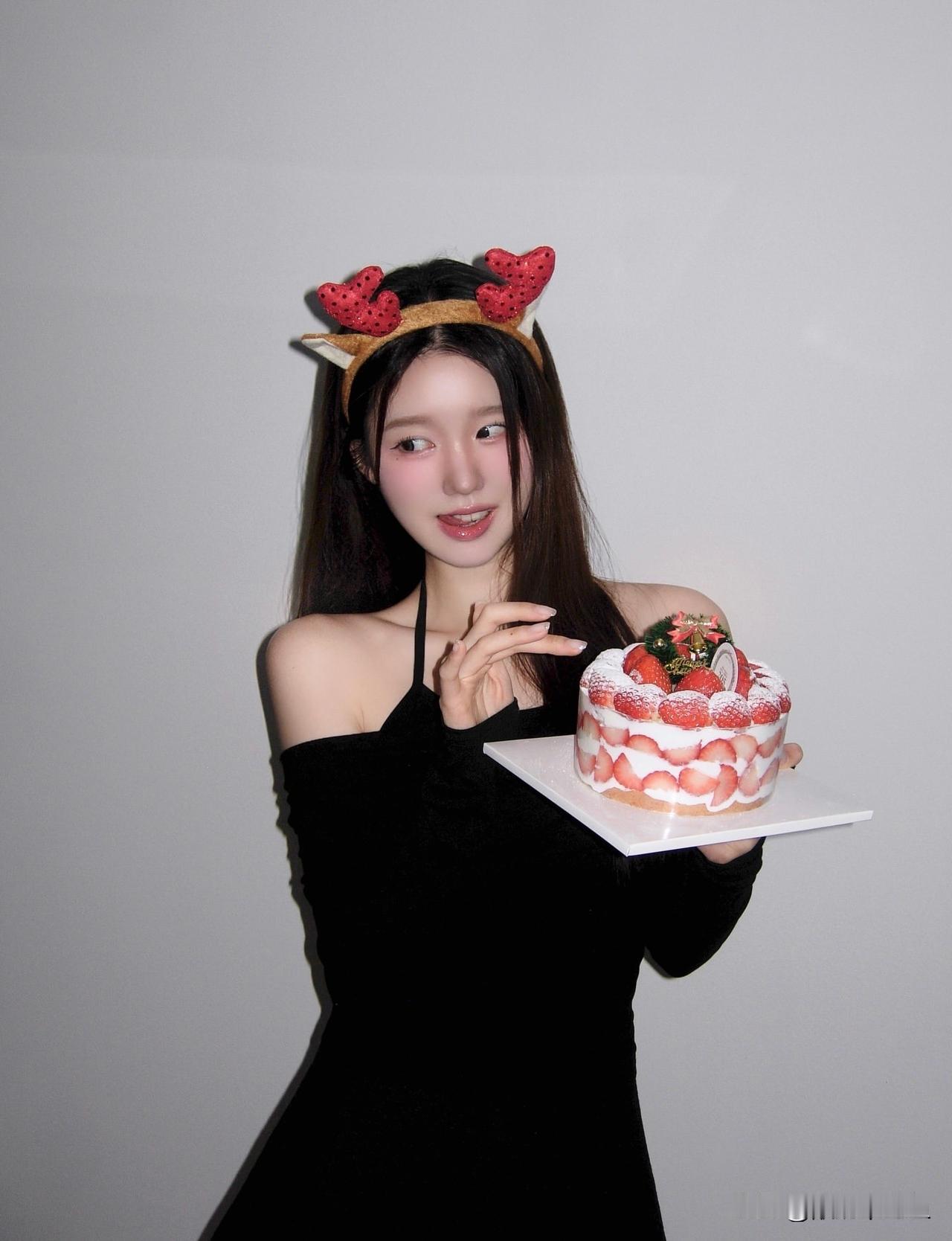 人间冬日，恰逢圣诞，岁岁年年常相似，年年岁岁捷安好💝