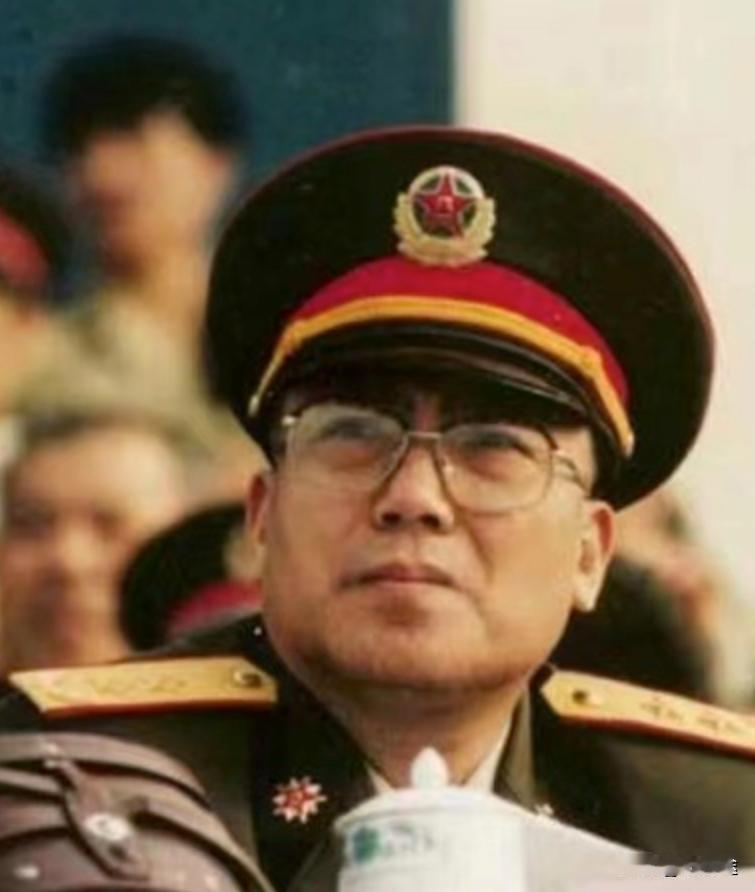 1982年，在军科院待了17年的李际均回到部队任师长，同年他在十二大上以师长的身