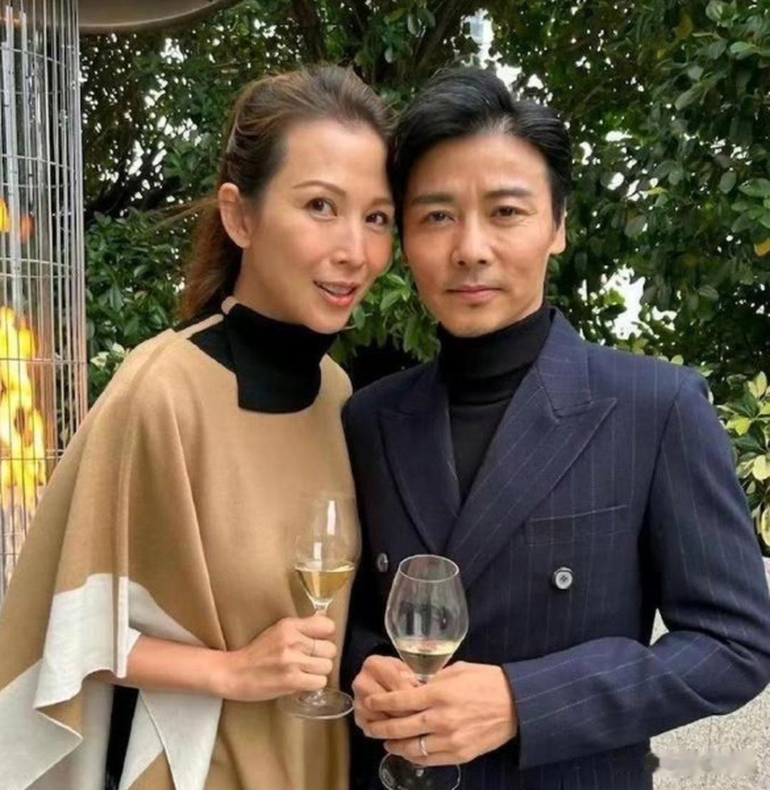当年刘銮雄当着张晋的面直言：“你老婆陪了我六年。”全场瞬间安静，所有人...