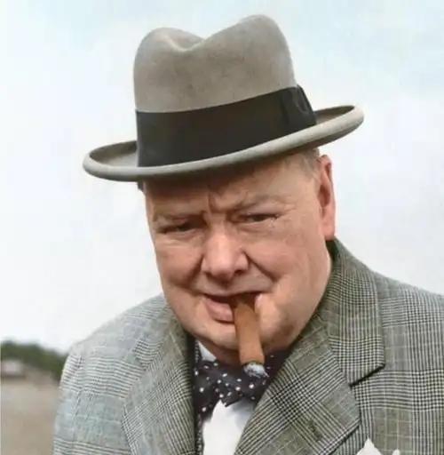 英国前首相丘吉尔曾一针见血地指出：“如果不是美国投下原子弹，日本这个国家也许早就