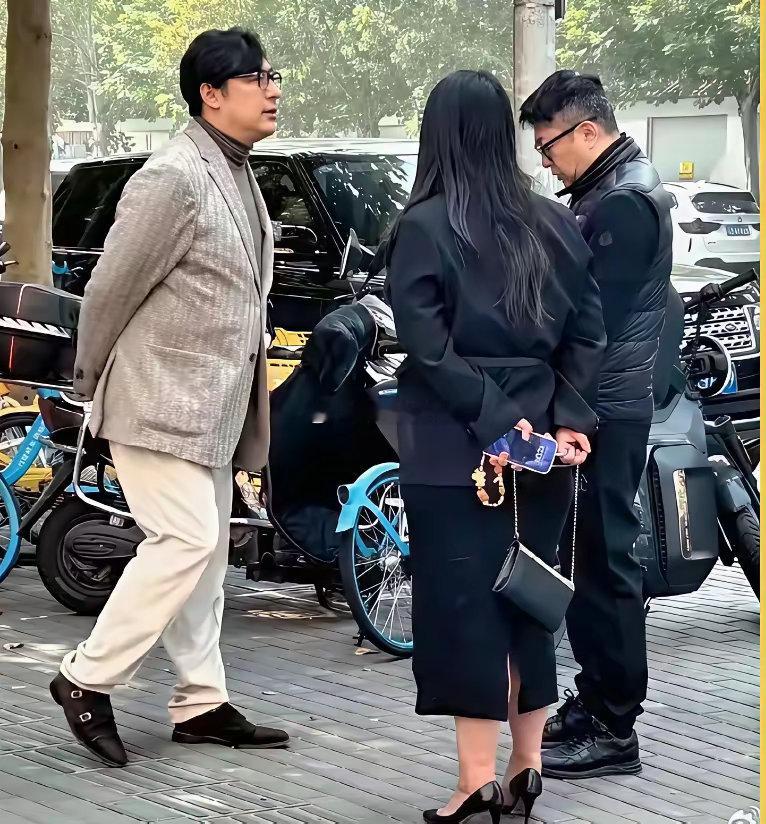 李湘和王岳伦又一起上街了?这次不是因为陪孩子,难道俩人要复合了吗?现在的李湘,