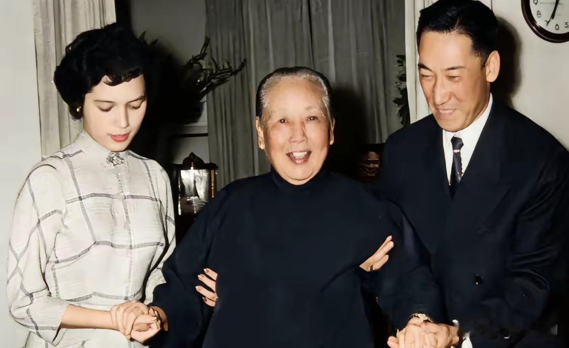 1949年，蒋纬国把养母姚冶诚也接到了台湾，姚冶诚没有兄弟只有姐妹，担心母亲孤单