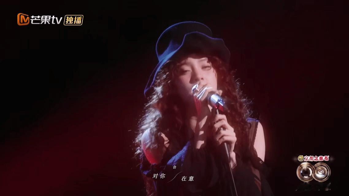 欧阳娜娜把歌唱好还要把水端平欧阳娜娜把歌唱好还要把水端平，不仅夸林宥嘉还夸了何老