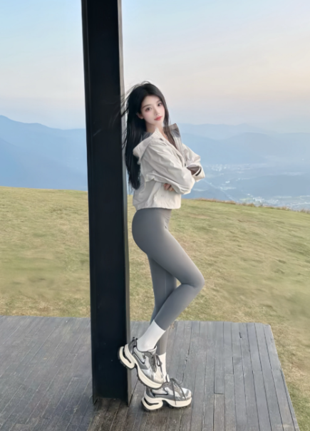 为什么越来越多女性钟情紧贴身形的瑜伽裤？