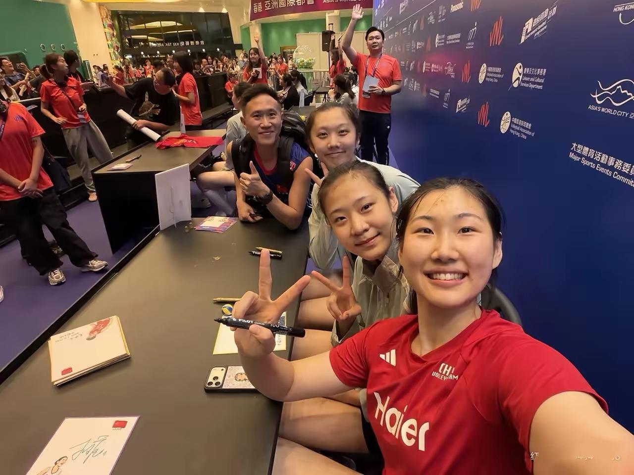 永远要相信年轻中国女排的力量！朱袁张和李盈莹终究会成为过去式，就像2026美