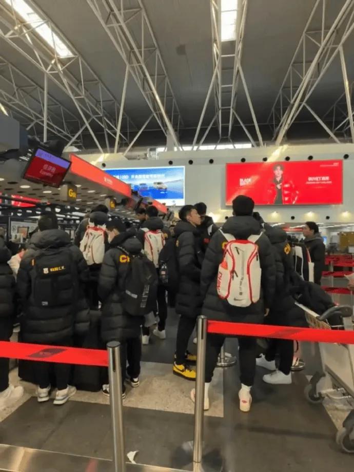 郭士强终于知道，篮球终究是投篮的运动了。今天前往日本的中国男篮的15人里，有