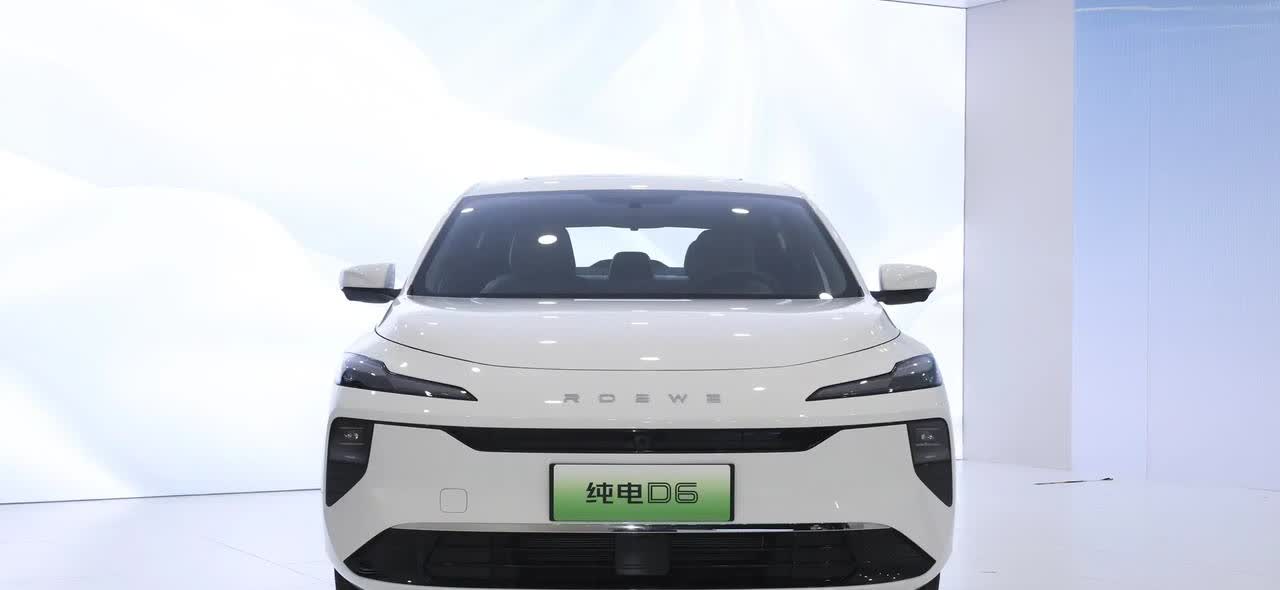 这就是赤裸裸的现实！电车1年电费1000元，油车1年油费10000元；