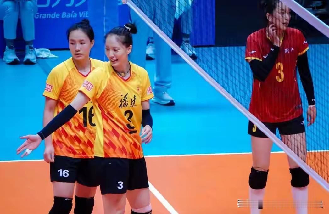 随着天津女排爆冷出局，四强已出3席，产生3个没想到[玫瑰]1，江苏女排（张常