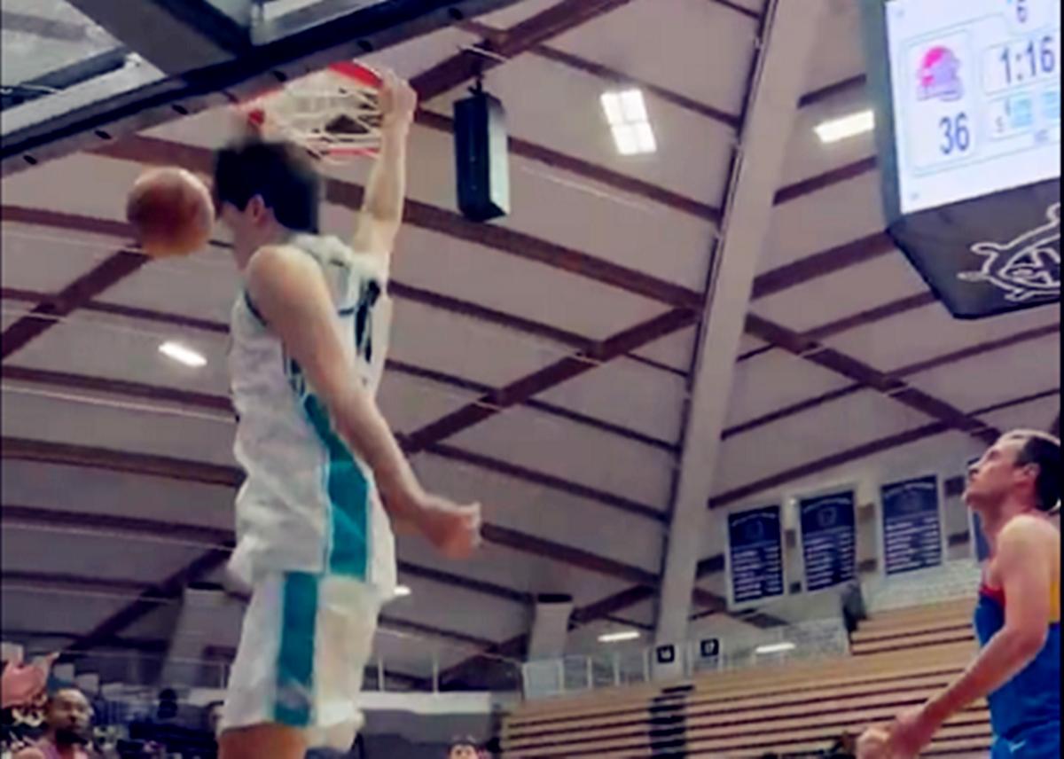 10分10板2助！杨瀚森三细节表现做到完美北京时间1月17日，混音上半场战罢7