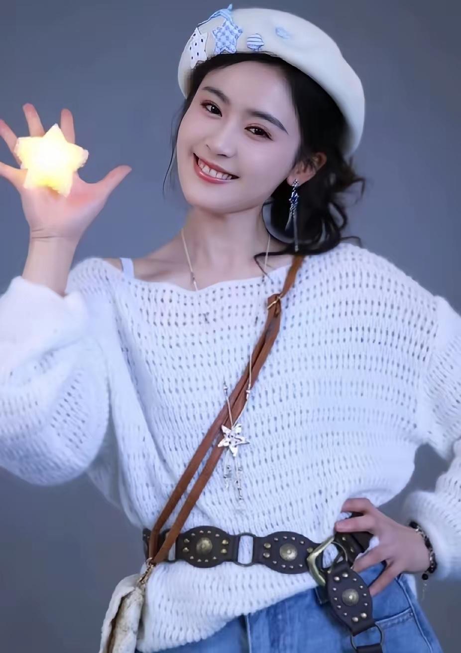 翟一莹确实跟郭宇欣不一样，她胆子比郭宇欣大多了，很多人都说翟一莹长的跟郭宇欣很像