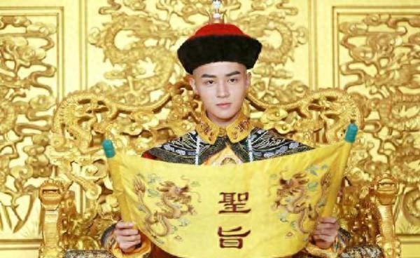 翰林院庶吉士在散馆之后若没通过考试，他们将会面临哪些具体的后果与影响呢？乾隆三