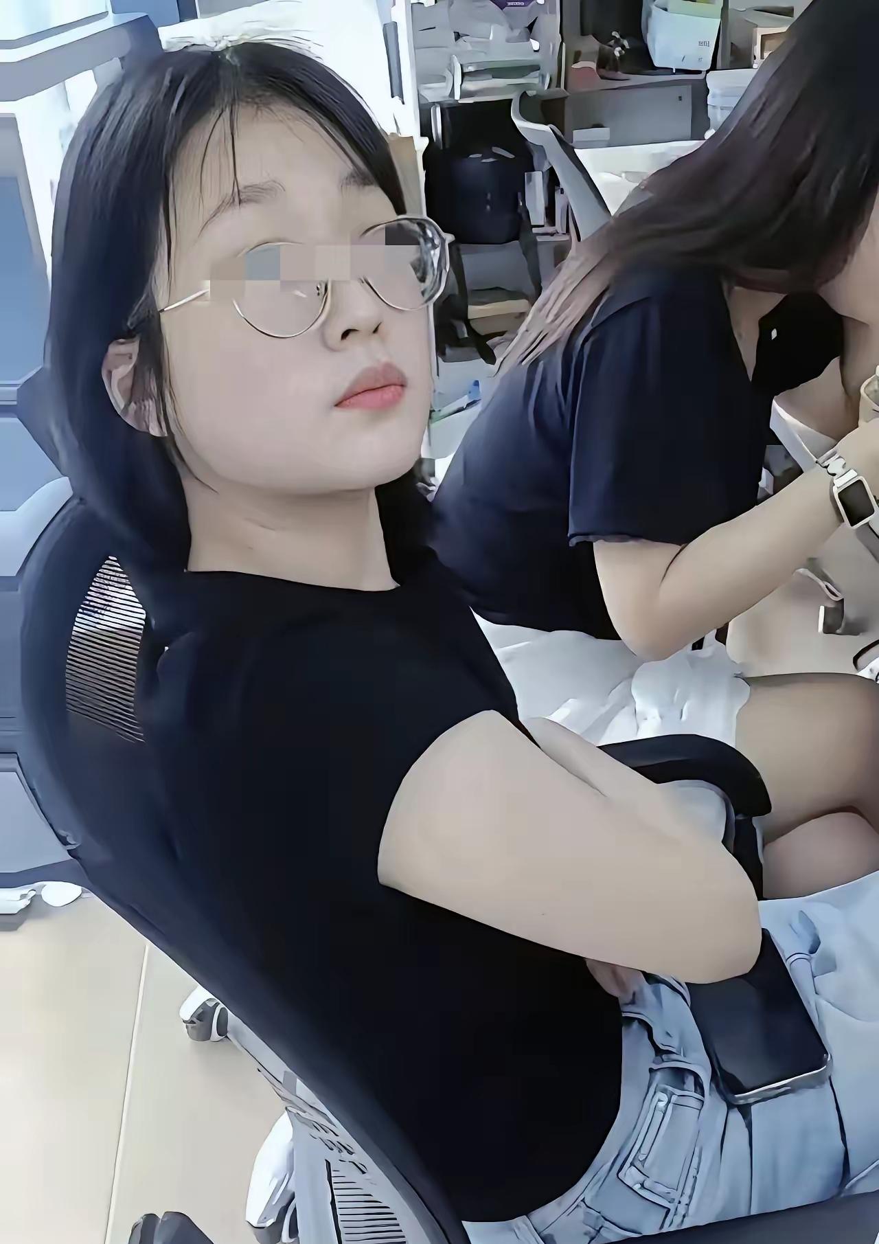 杭州这名女白领恶意白嫖外卖后续越扒越让人唏嘘：看着斯文秀气、打扮精致，谁也想不到