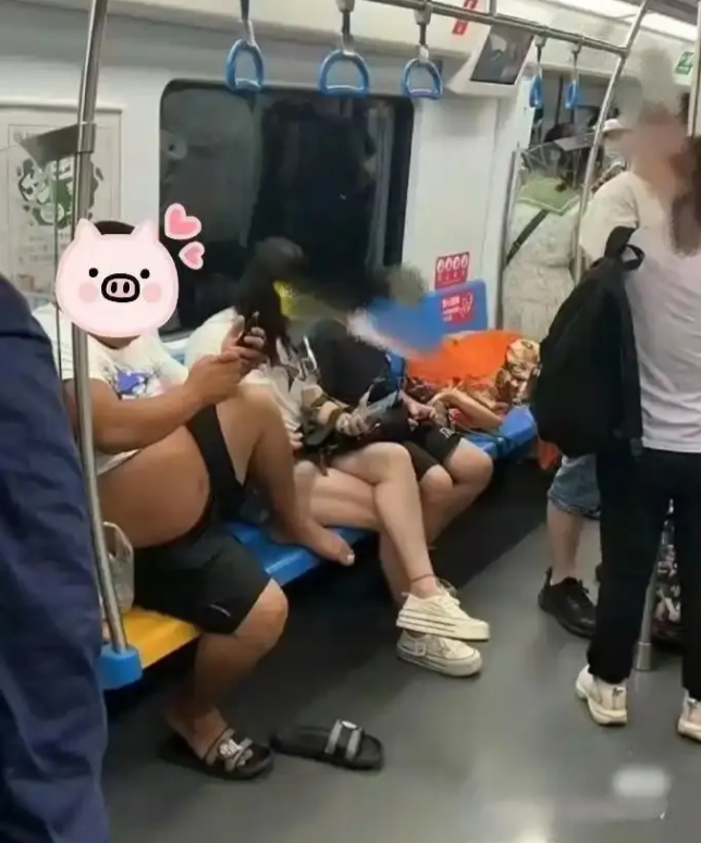 肚子都那么大了，脚还抬那么高干嘛