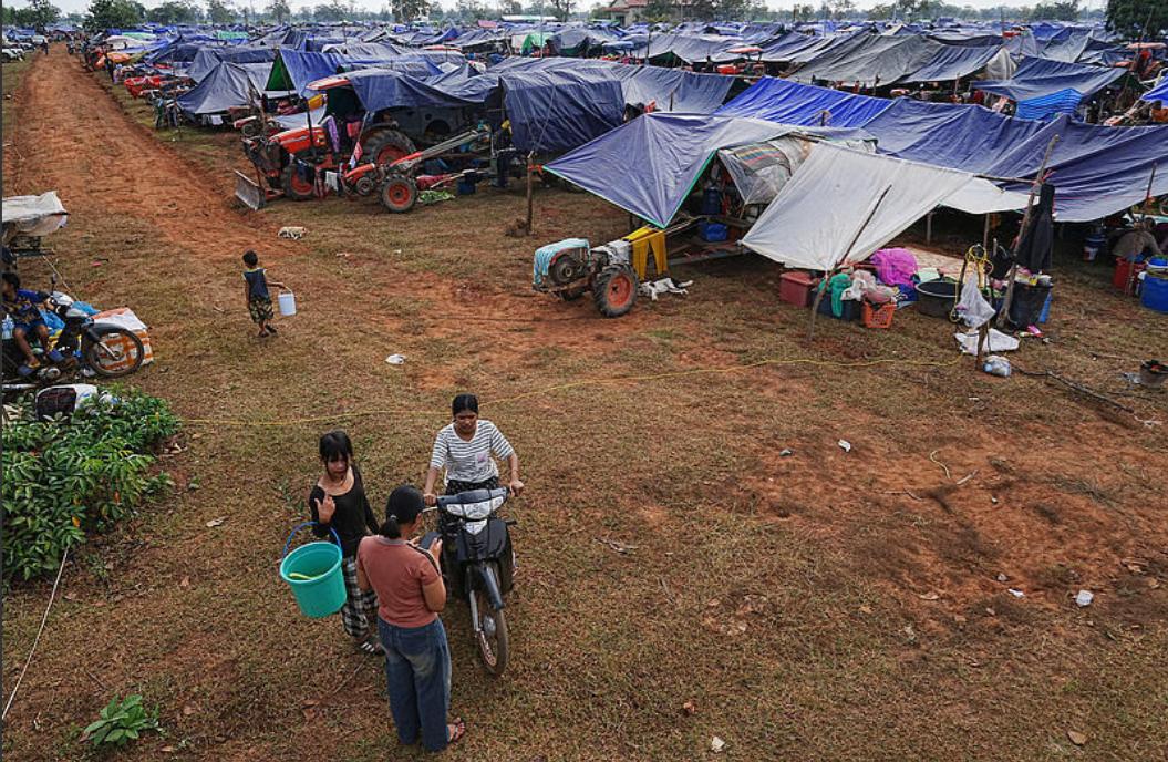 /泰国这一招打蛇打在七寸上，不知背后是不是有高人指点，直接宣布封锁泰国湾，阻止石