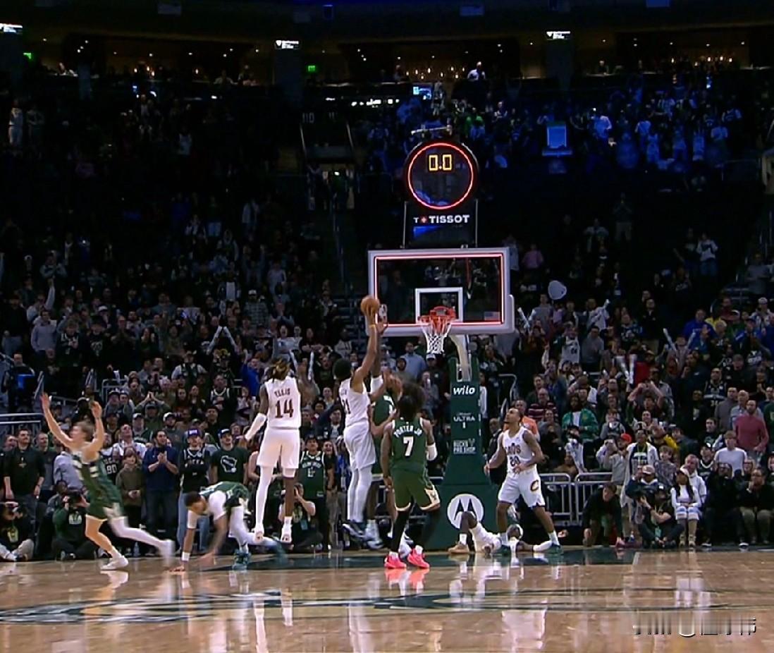 可惜！阿伦谈绝平超时：“太可惜了。”“就差了一点点。”“今天没有哈登