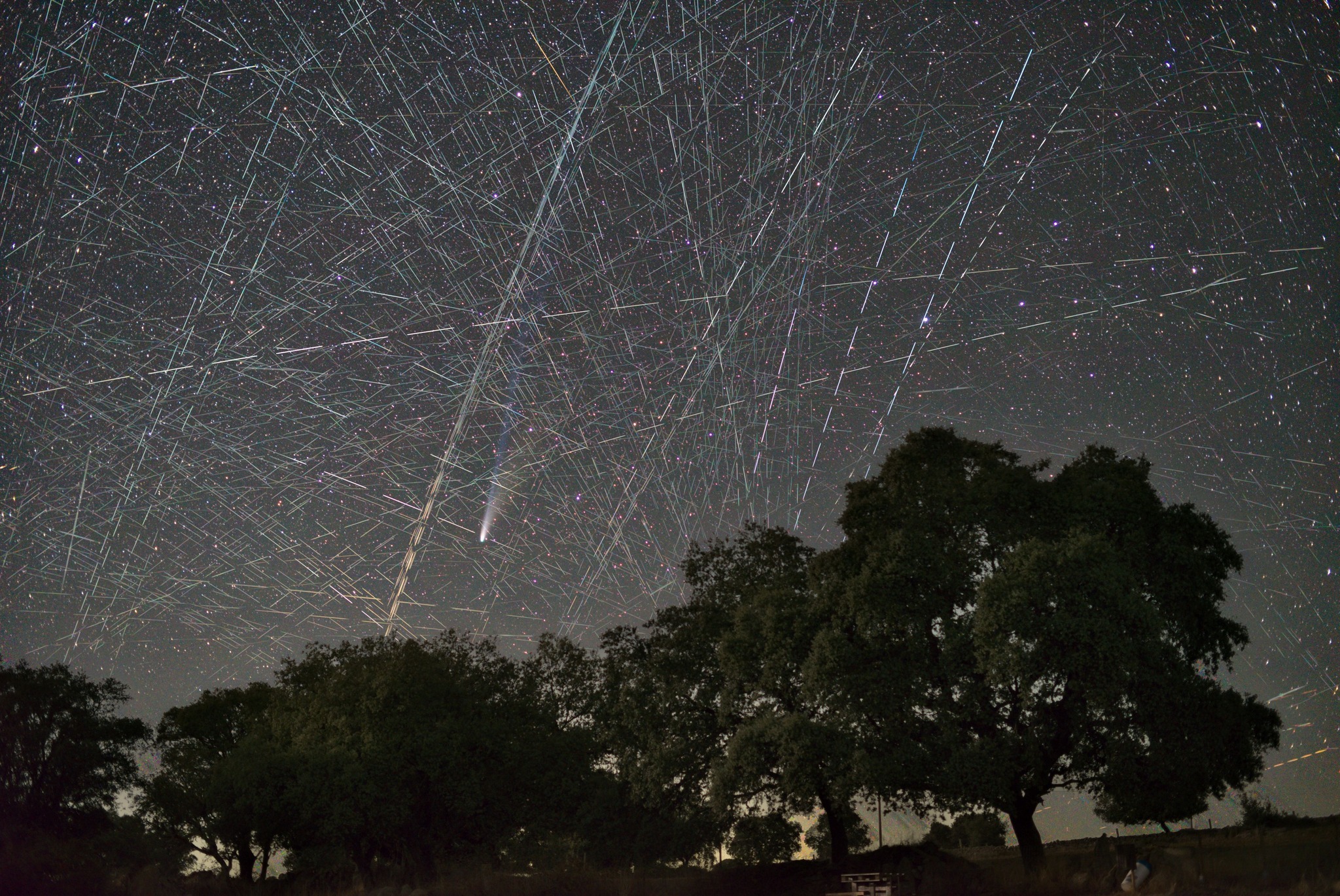 地球轨道卫星激增对天文观测的影响