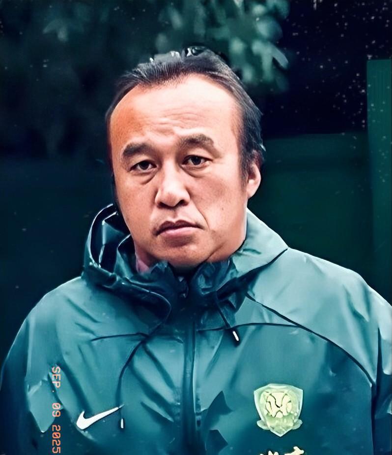 我觉得陶伟的球商在国安队史上能排进前三，也可以与曹限东、邵佳一竞争国安队史的本土