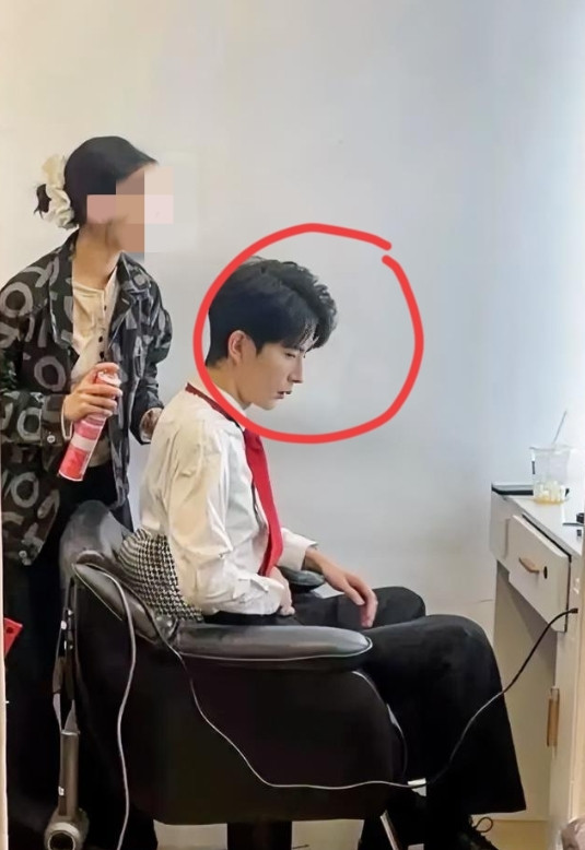 关于于朦胧更多的照片被爆出来了原来就在之前，于朦胧就有点不对劲了原来之