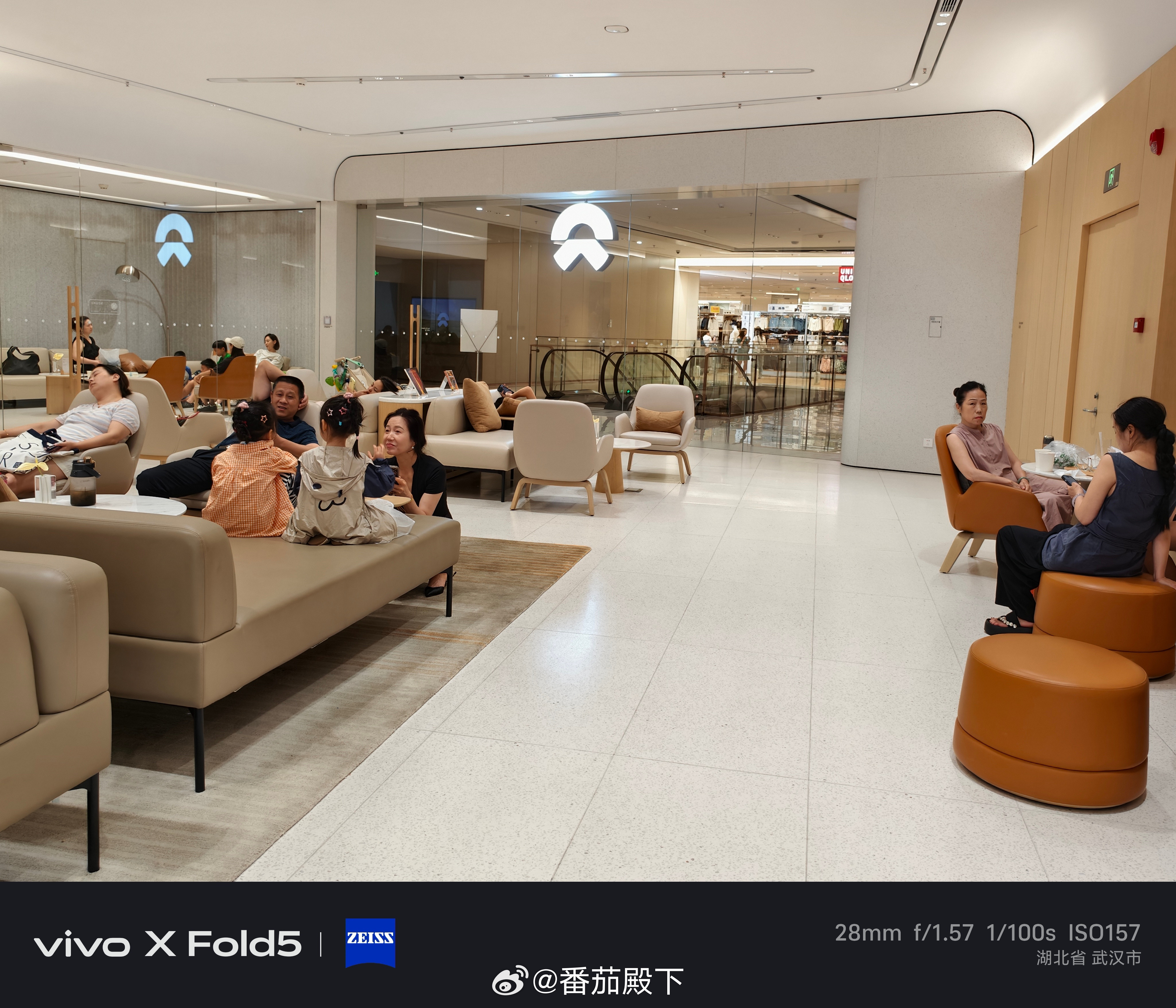 武汉有多热？NIOHouse最懂了。牛屋小哥硬生生给我找了个位置！武汉小姐姐人