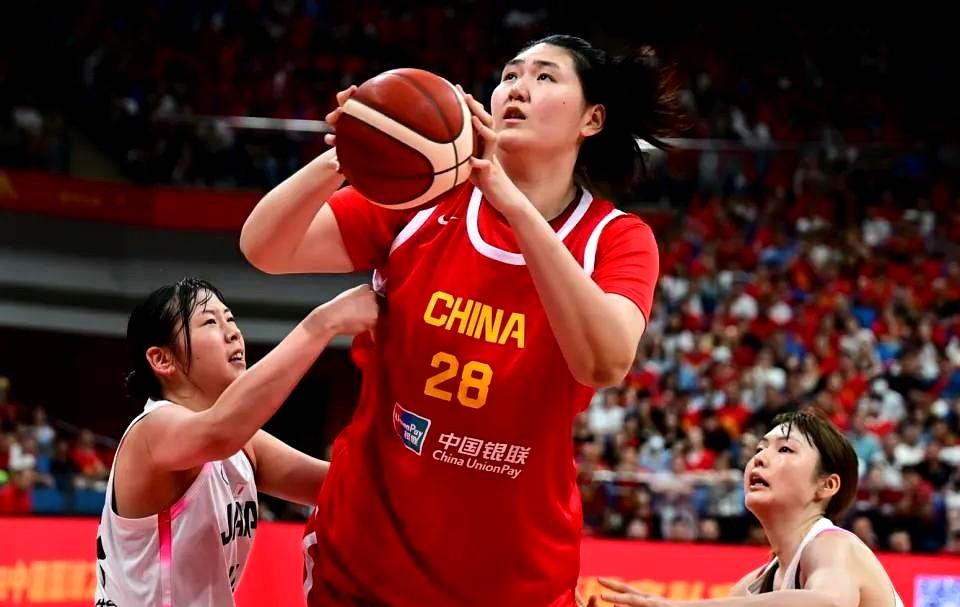 被宫鲁鸣力挺的张子宇，为何在WCBA遇冷无人问津？核心症结在于其个人风格与现代