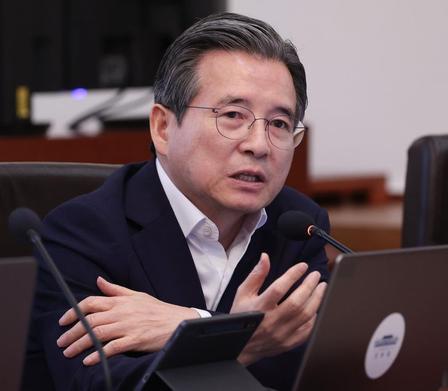 亲信辞职，李在明在复制尹锡悦的老路吗？9月1号韩国总统府对外放消息，李在明点