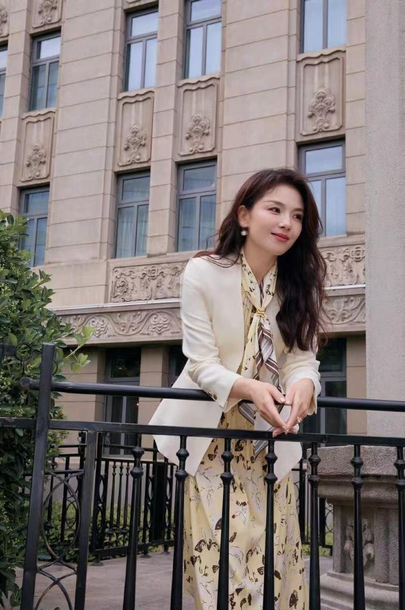 资本爱刘涛，不是因为她红，是把她当理财工具。我跟你讲真话，资本眼里最值钱的特质