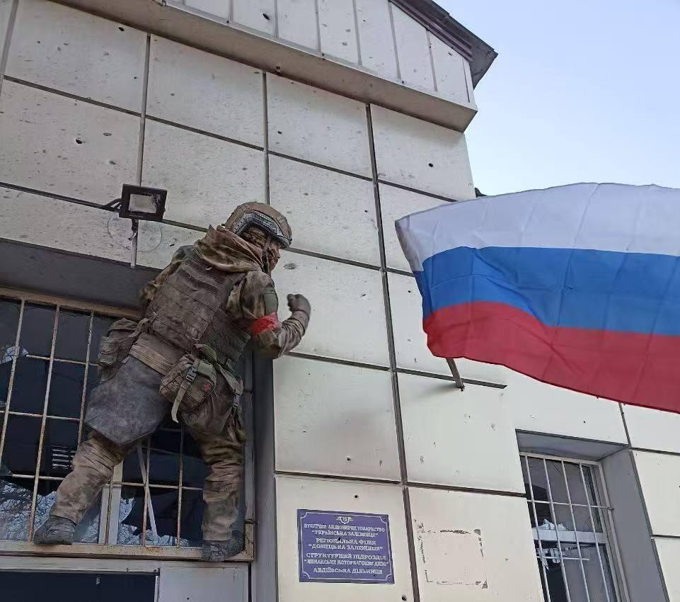 乌克兰再不签约，卢甘斯克剩下的那40平方公里就要丢光了！俄军24小时战斗，又夺取