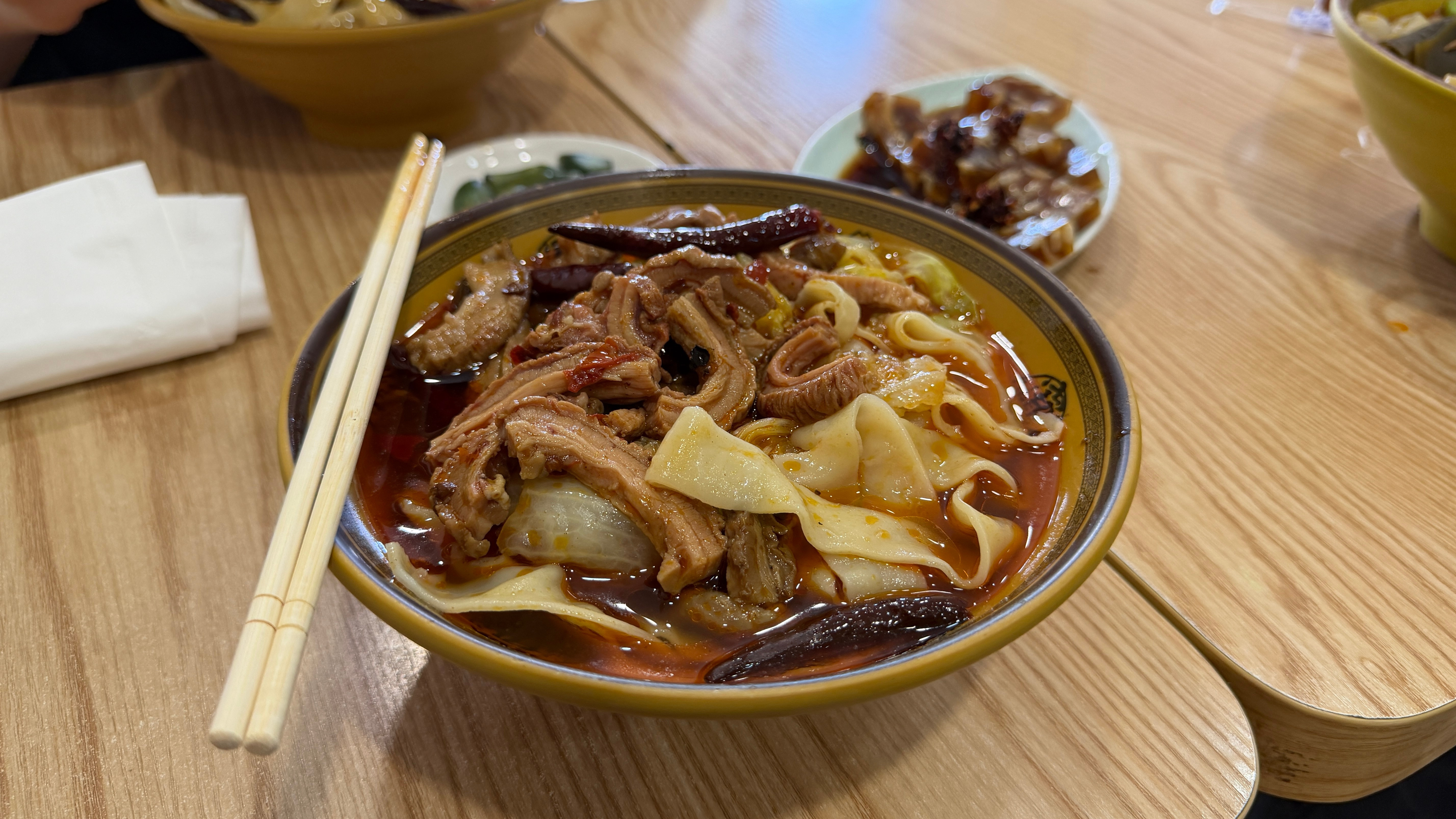 今日份午餐～牛肉板面说实话还是石家庄的好吃板面之都天津