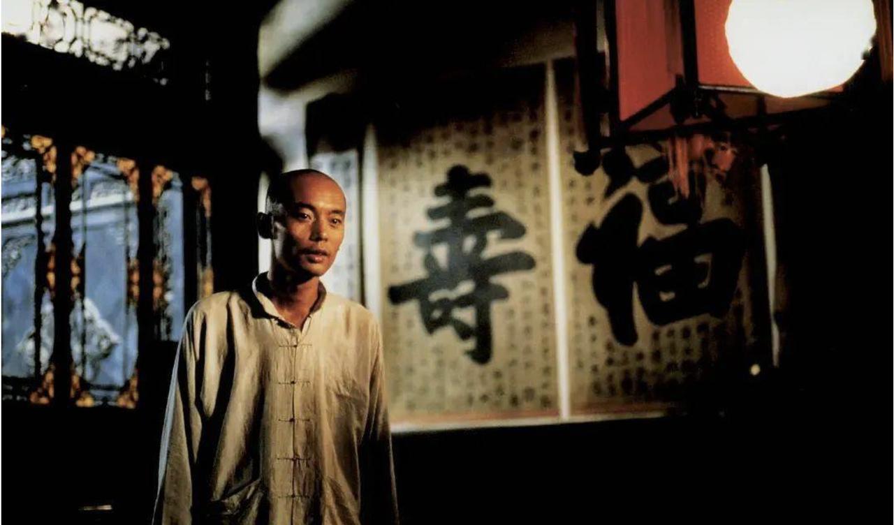 “《活着》里的福贵那么惨，他为什么从来没想过自杀？”这实际是个假问题，因为福贵看